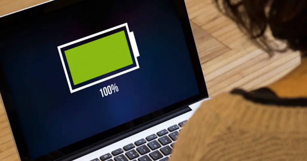 ¿Dejar la laptop conectada todo el tiempo al cargador daña la batería? Culturación ¿Dejar la laptop conectada todo el tiempo al cargador daña la batería? Culturación