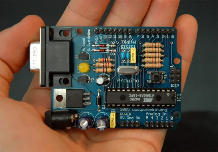 Las placas Arduino son muy pequeñas y funcionales.