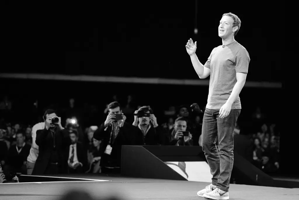 Zuckerberg presenta su nueva inteligencia artificial llamada Jarvis.
